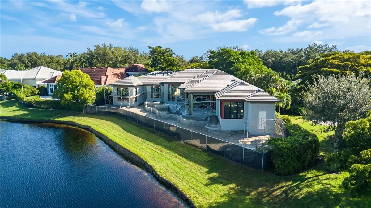 Pelican Bay Residence under construction